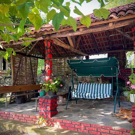 Hotel Okatsia Სასტუმრო Ოკაცია Gordi Buitenkant foto